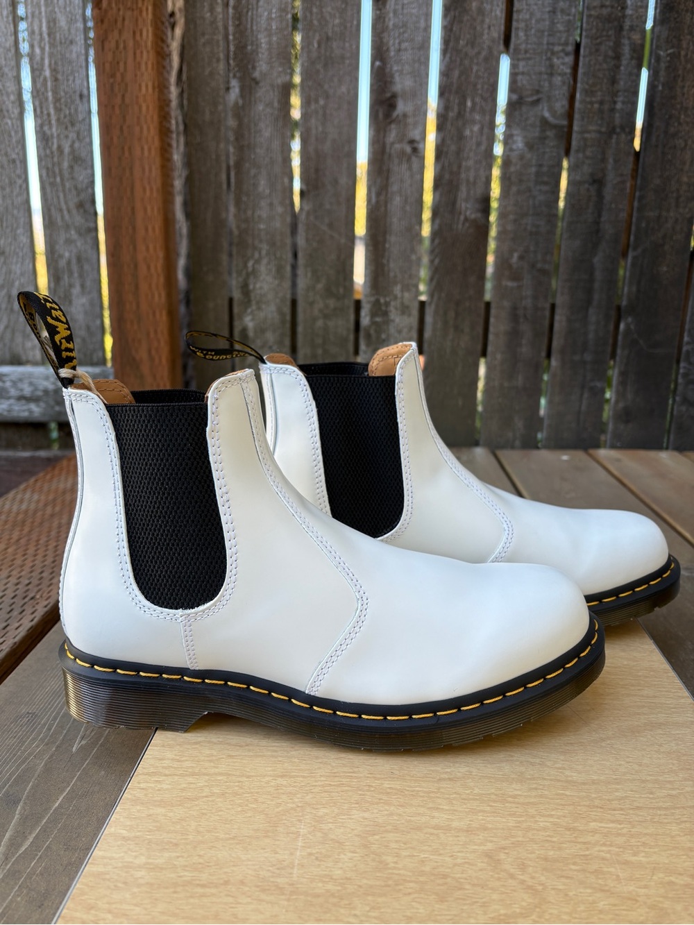Dr Martens 2976 Chelsea Boots NWT In White Wm’s 11 Men’s 10